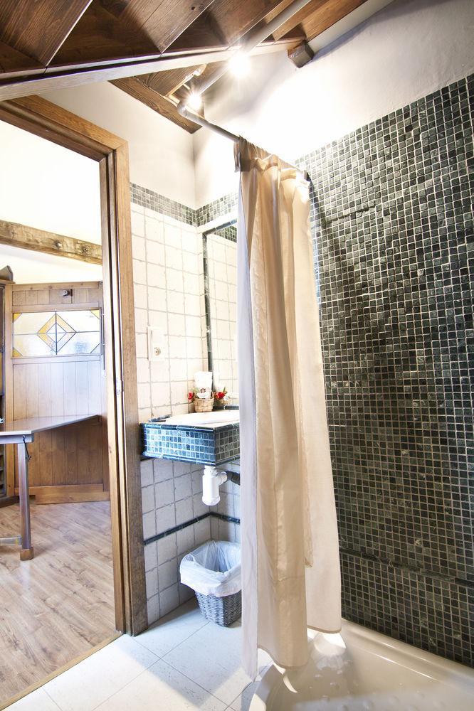 Rusticae Las Casas De Satue Sabiñánigo Eksteriør bilde