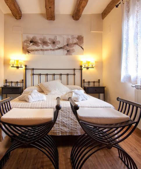 Rusticae Las Casas De Satue Sabiñánigo Eksteriør bilde